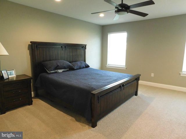 16740 RIVER VIEW CIR, Bristol, PA 19007