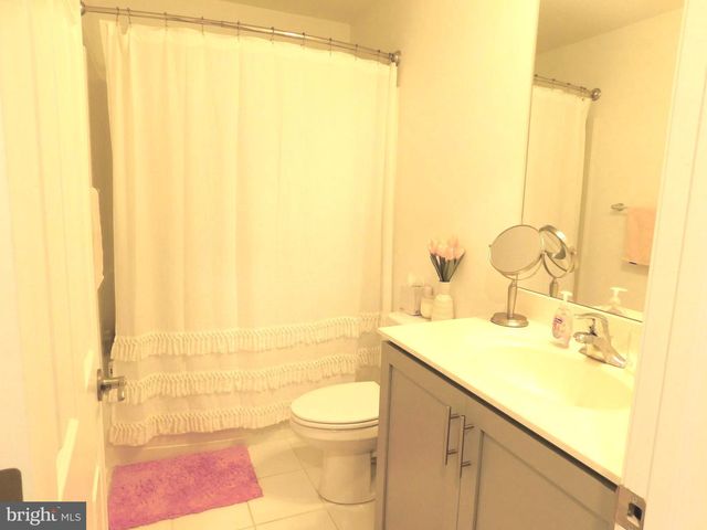 16740 RIVER VIEW CIR, Bristol, PA 19007