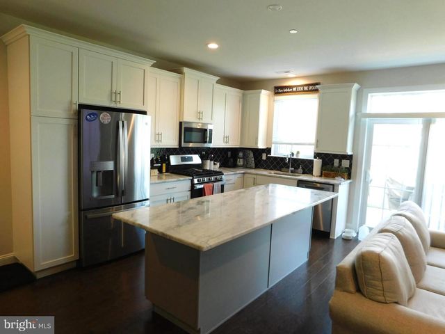 16740 RIVER VIEW CIR, Bristol, PA 19007