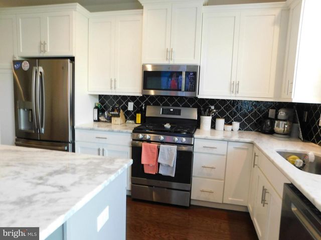 16740 RIVER VIEW CIR, Bristol, PA 19007