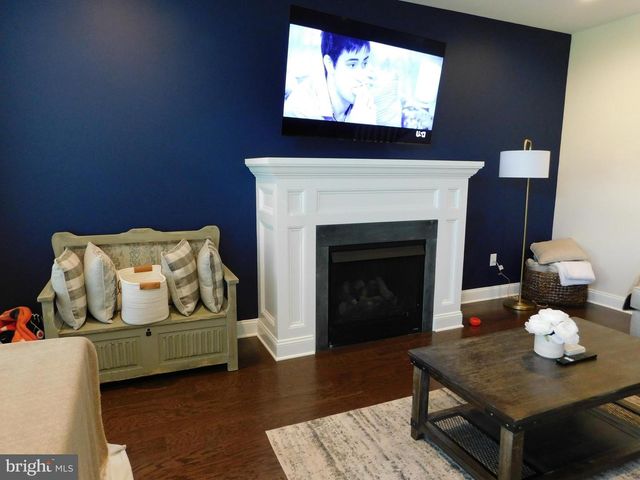 16740 RIVER VIEW CIR, Bristol, PA 19007