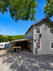 606 32ND ST E, Lakehills, TX 78063