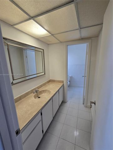 6905 SW 104th Ct, Miami, FL 33173