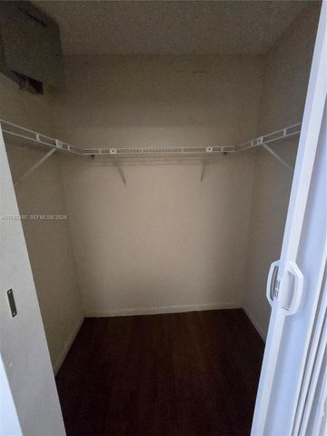 6905 SW 104th Ct, Miami, FL 33173