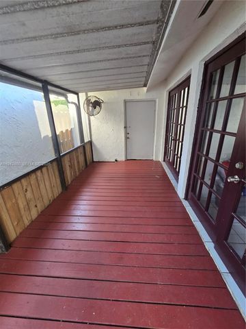 6905 SW 104th Ct, Miami, FL 33173