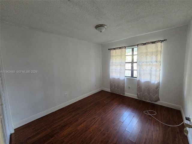 6905 SW 104th Ct, Miami, FL 33173