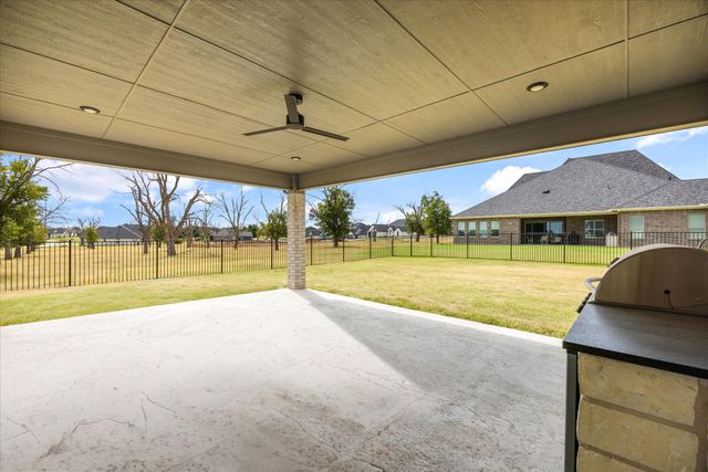 2703 Village Road, Granbury, TX 76049