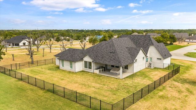 2703 Village Road, Granbury, TX 76049