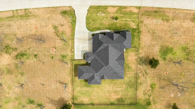 2703 Village Road, Granbury, TX 76049