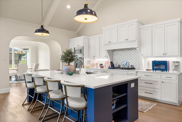 2703 Village Road, Granbury, TX 76049