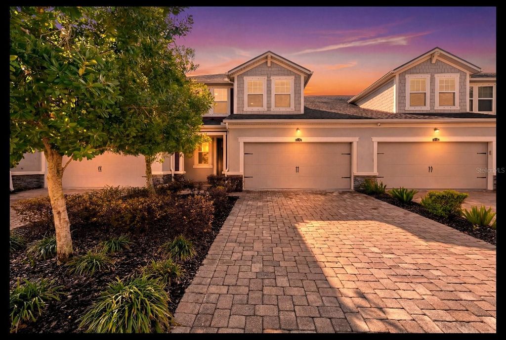 Image 2 of property listing at 11828 MEADOWGATE PLACE, Bradenton, FL 34211