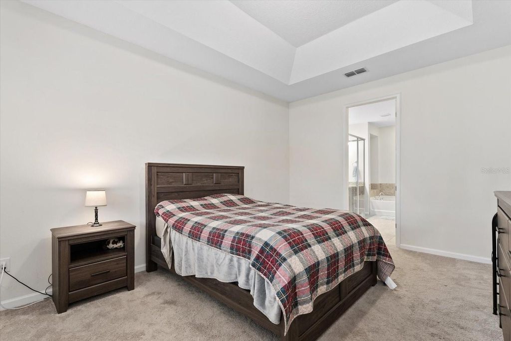 Image 15 of property listing at 11828 MEADOWGATE PLACE, Bradenton, FL 34211