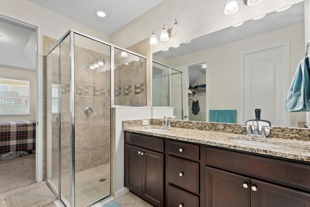 Image 17 of property listing at 11828 MEADOWGATE PLACE, Bradenton, FL 34211