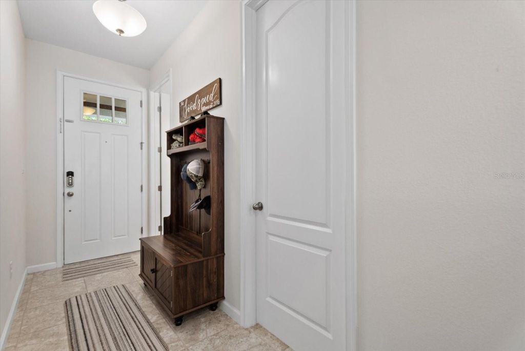Image 8 of property listing at 11828 MEADOWGATE PLACE, Bradenton, FL 34211