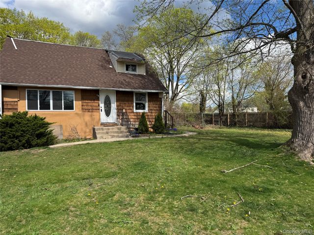 41 Princeton Street, Bay Shore, NY 11706