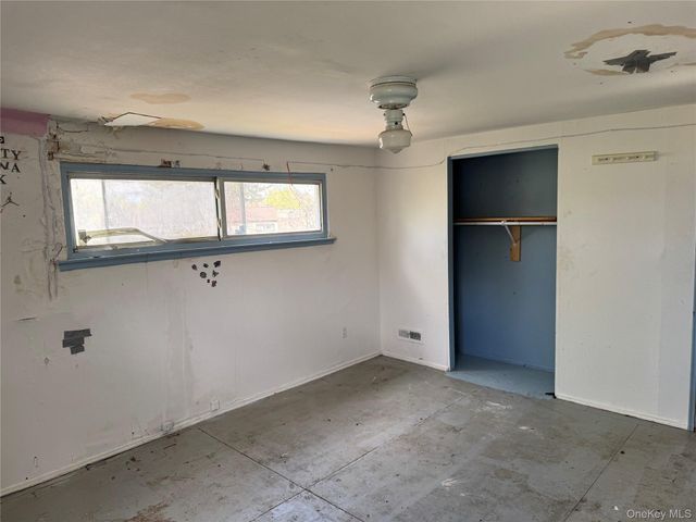 41 Princeton Street, Bay Shore, NY 11706