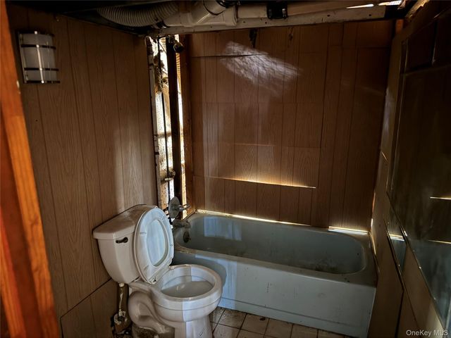 41 Princeton Street, Bay Shore, NY 11706