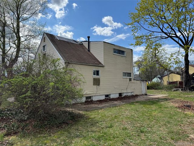 41 Princeton Street, Bay Shore, NY 11706