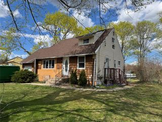 41 Princeton Street, Bay Shore, NY 11706