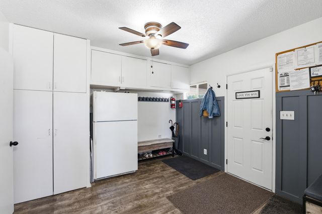 936 E Nebraska Avenue, Dinuba, CA 93618