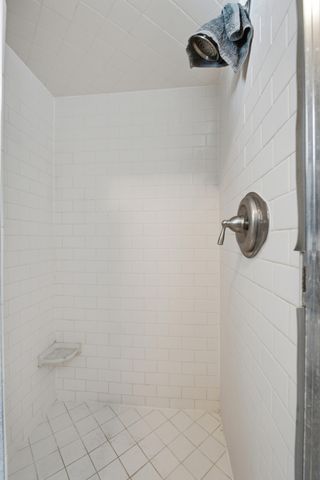 936 E Nebraska Avenue, Dinuba, CA 93618