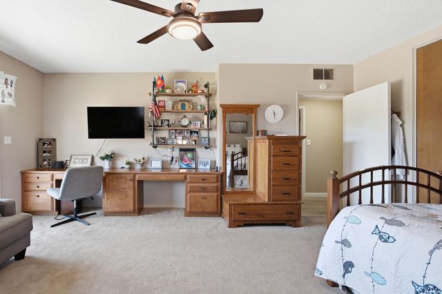 936 E Nebraska Avenue, Dinuba, CA 93618