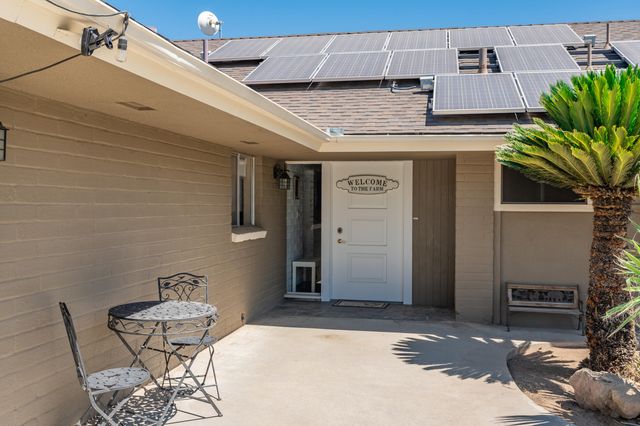 936 E Nebraska Avenue, Dinuba, CA 93618