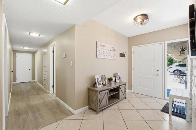 936 E Nebraska Avenue, Dinuba, CA 93618