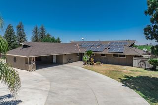 936 E Nebraska Avenue, Dinuba, CA 93618