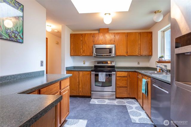 7884 Guemes Avenue, Clinton, WA 98236