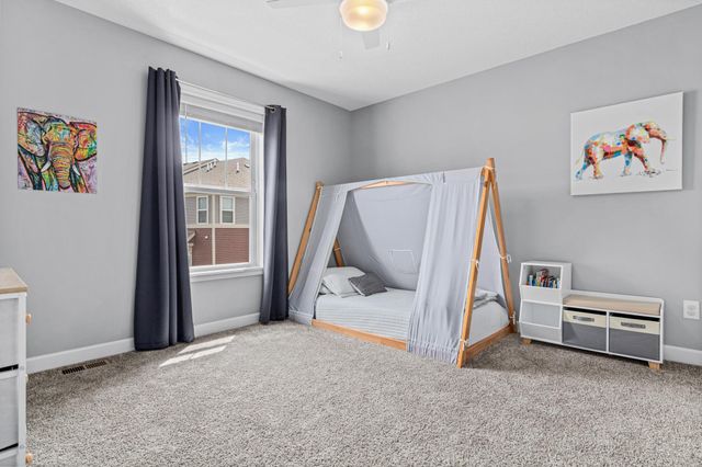 7538 38th Street N, Oakdale, MN 55128