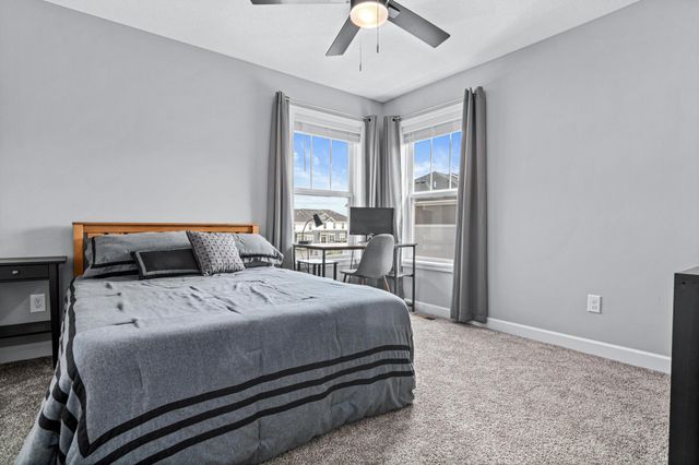 7538 38th Street N, Oakdale, MN 55128