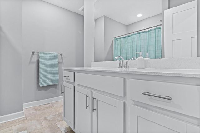 7538 38th Street N, Oakdale, MN 55128