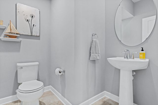 7538 38th Street N, Oakdale, MN 55128