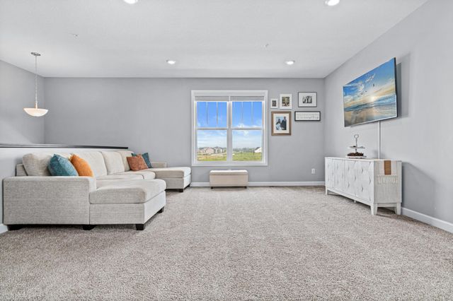 7538 38th Street N, Oakdale, MN 55128