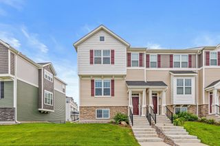 7538 38th Street N, Oakdale, MN 55128