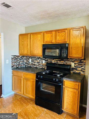 7607 Broadhurst Drive, Riverdale, GA 30296