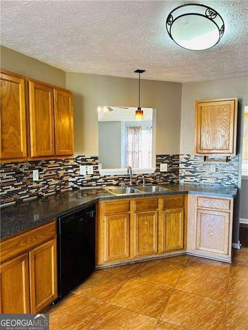 7607 Broadhurst Drive, Riverdale, GA 30296