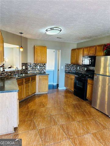 7607 Broadhurst Drive, Riverdale, GA 30296