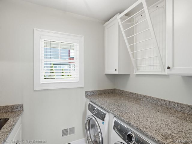 409 Hill Street, Northville, MI 48167