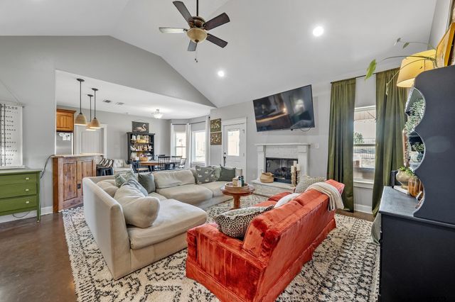 315 Corrigan Trails Blvd, Lindale, TX 75771