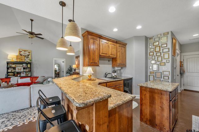 315 Corrigan Trails Blvd, Lindale, TX 75771