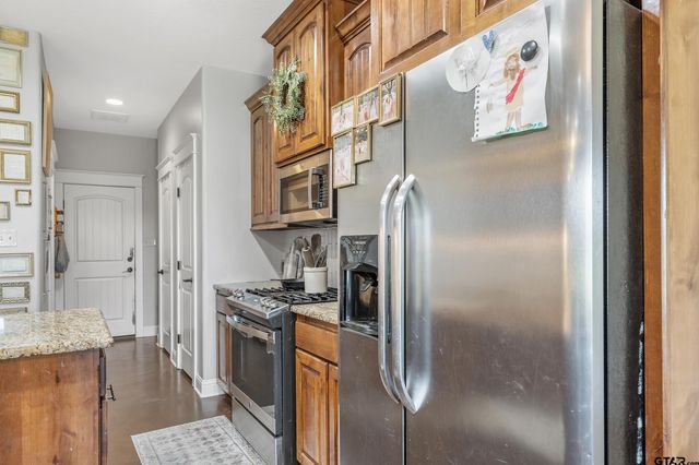 315 Corrigan Trails Blvd, Lindale, TX 75771