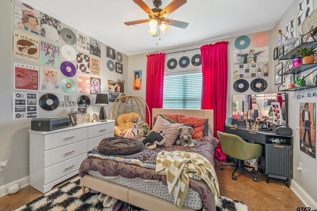 315 Corrigan Trails Blvd, Lindale, TX 75771