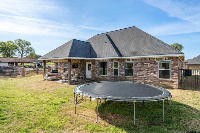 315 Corrigan Trails Blvd, Lindale, TX 75771