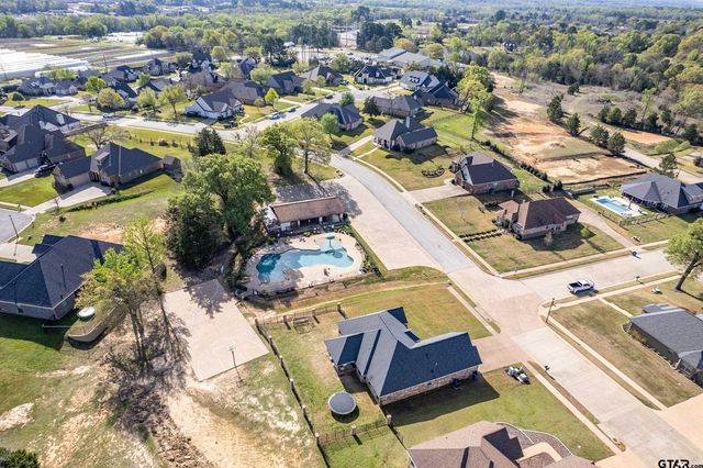 315 Corrigan Trails Blvd, Lindale, TX 75771