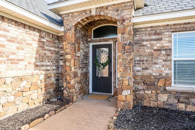 315 Corrigan Trails Blvd, Lindale, TX 75771