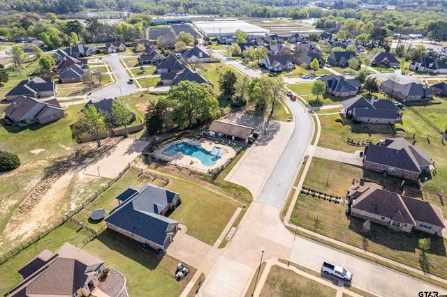 315 Corrigan Trails Blvd, Lindale, TX 75771