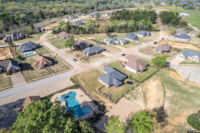 315 Corrigan Trails Blvd, Lindale, TX 75771