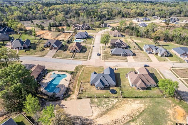 315 Corrigan Trails Blvd, Lindale, TX 75771